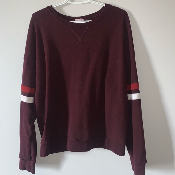 Red sweatshirt - Picture 1 of 3